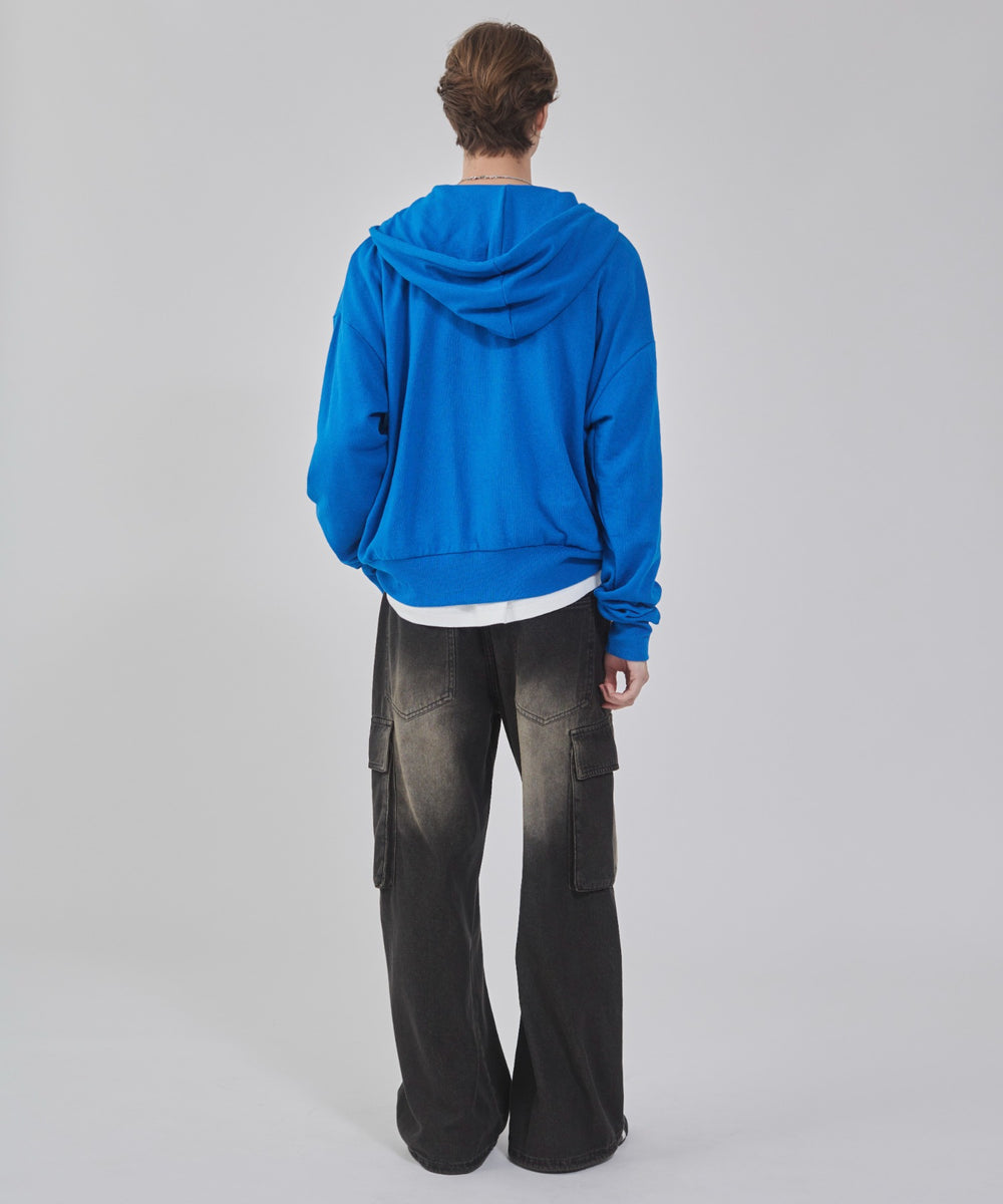 ブルー モデル：178cm L着用