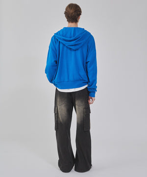 ブルー モデル：178cm L着用