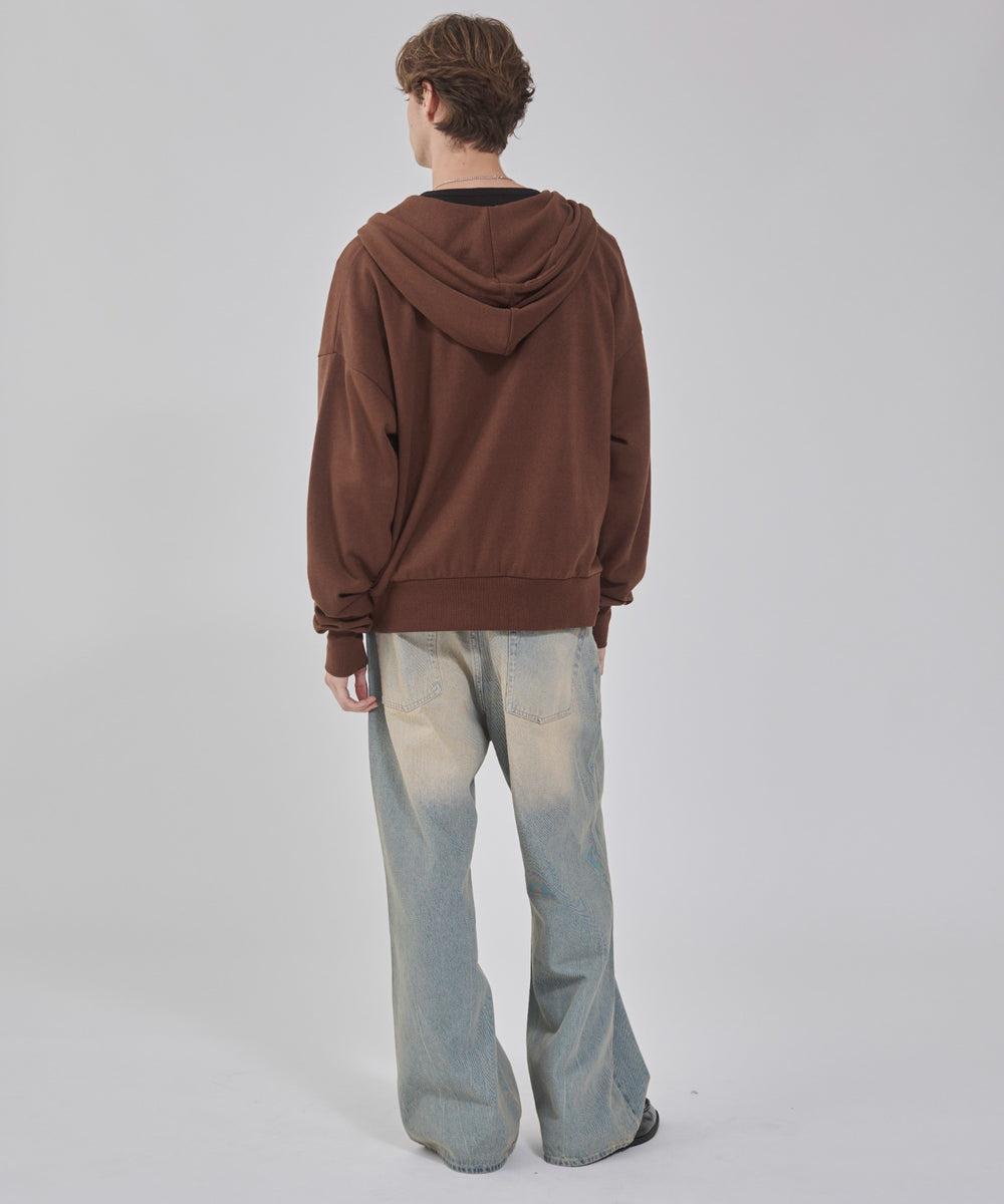 ブラウン モデル：178cm L着用