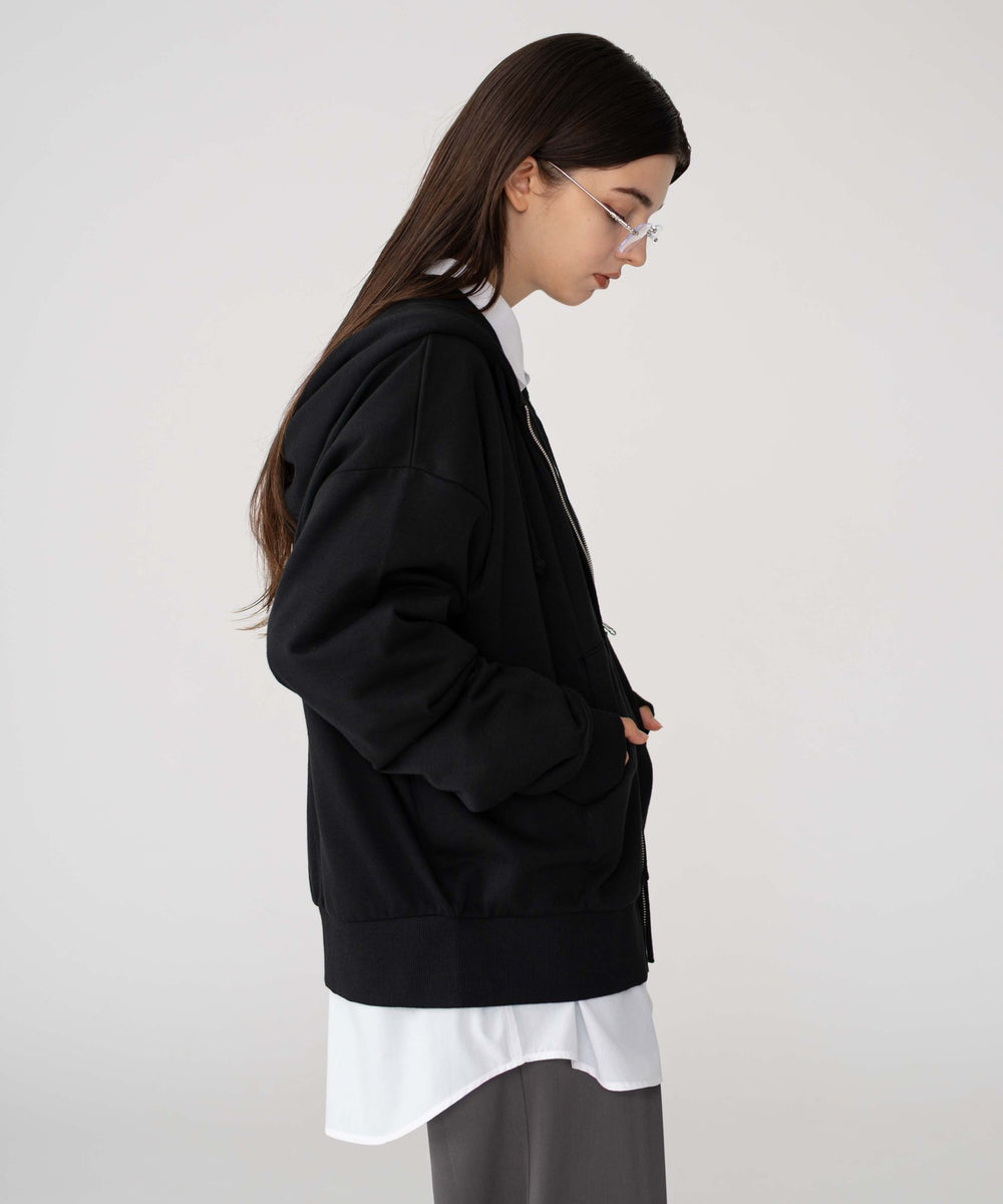 ブラック モデル：162cm 　M着用