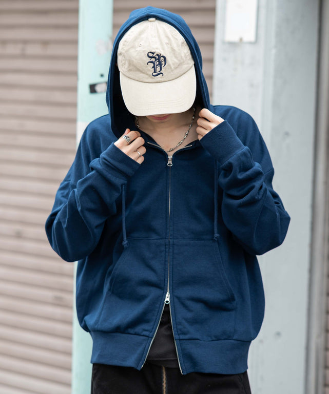 ネイビー モデル：175cm L着用