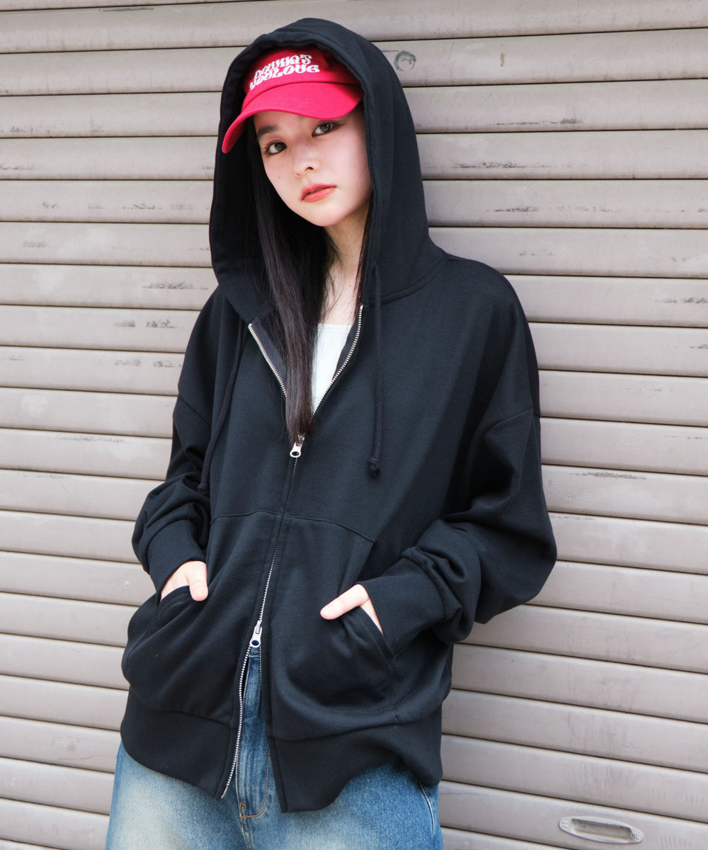 ブラック モデル：160cm M着用