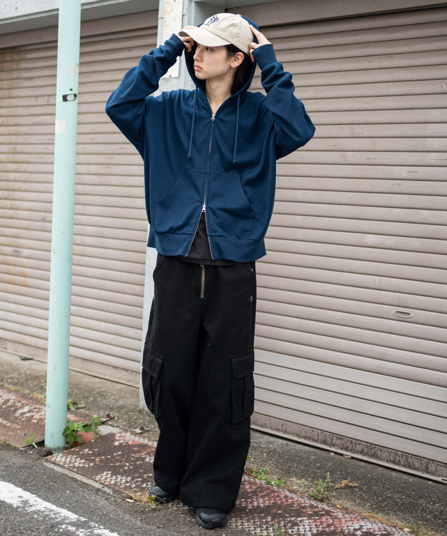 ネイビー モデル：175cm L着用