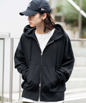 ブラック モデル：175cm L着用