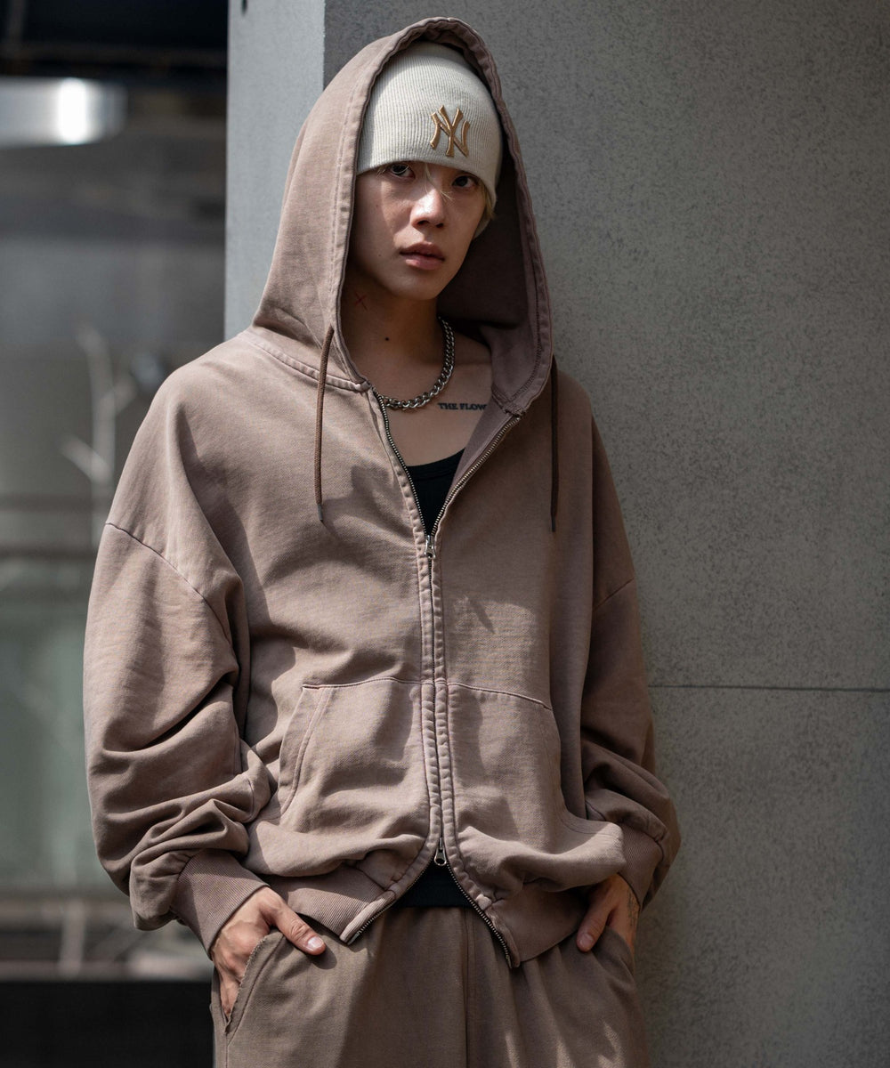 ブラウン モデル：175cm L着用