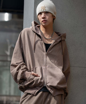 ブラウン モデル：175cm L着用