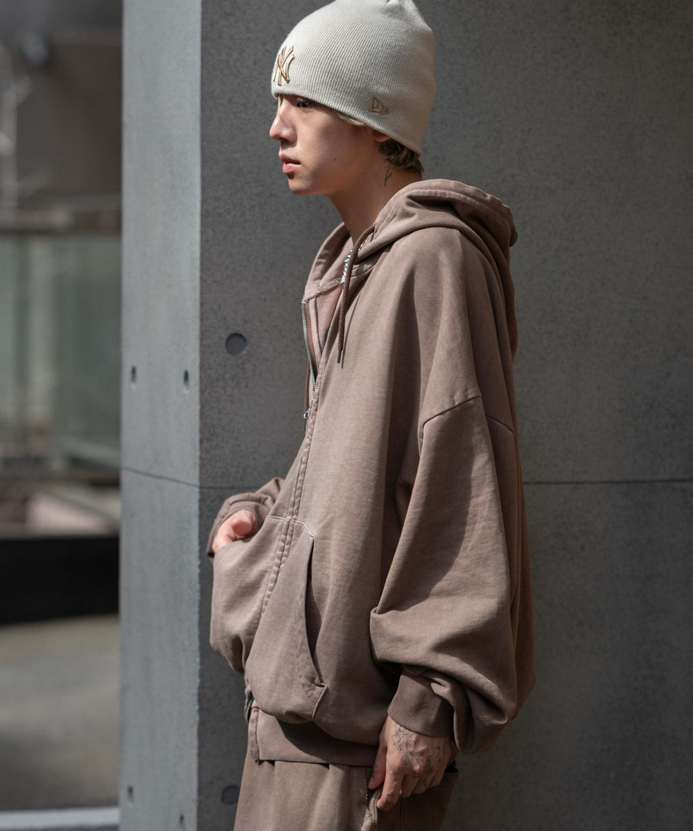 ブラウン モデル：175cm L着用