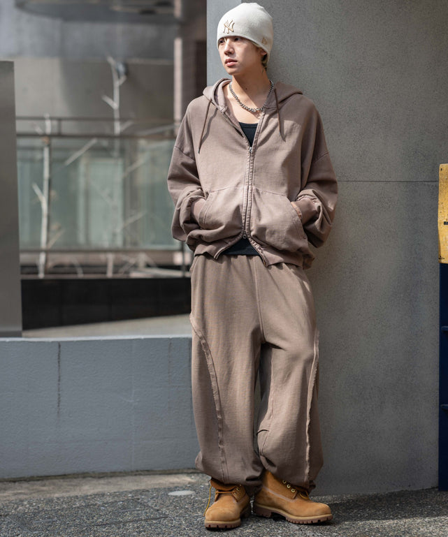 ブラウン モデル：175cm L着用