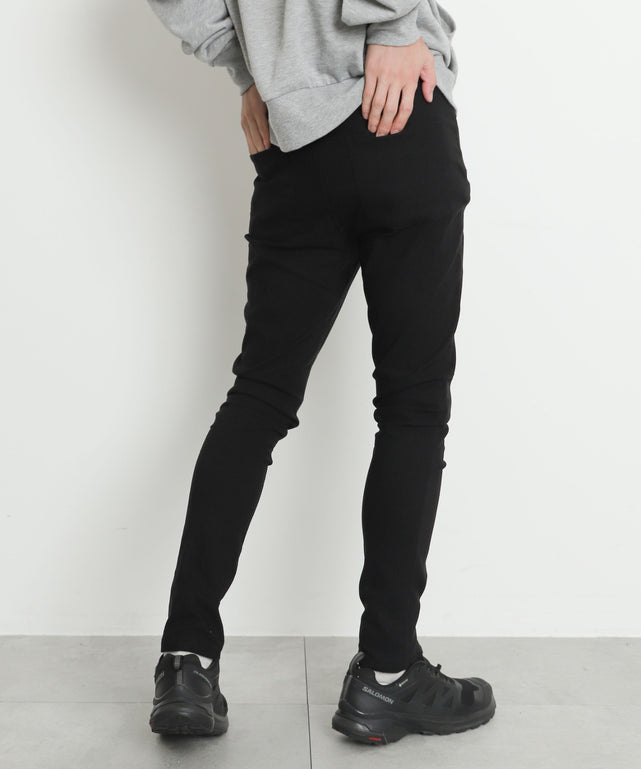 ブラック モデル：175cm L着用