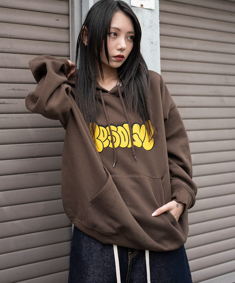 ブラウン　モデル：159cm M着用