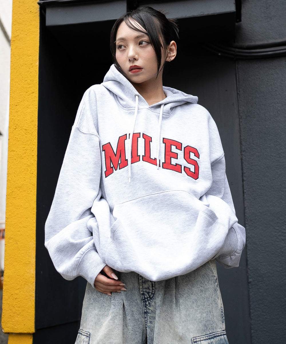 アッシュグレー　モデル：159cm M着用