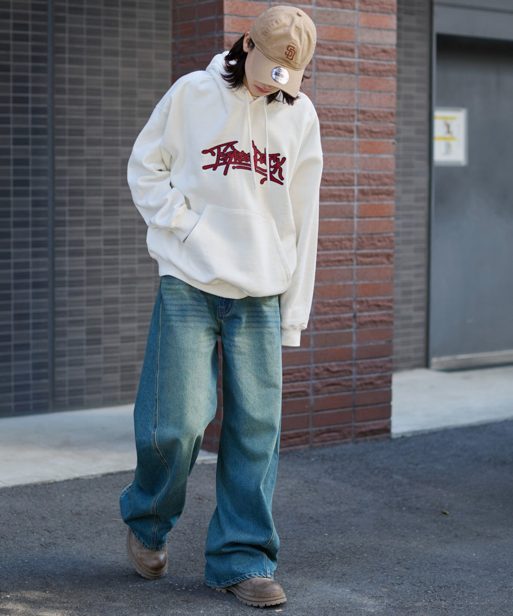 ホワイト モデル：175cm L着用