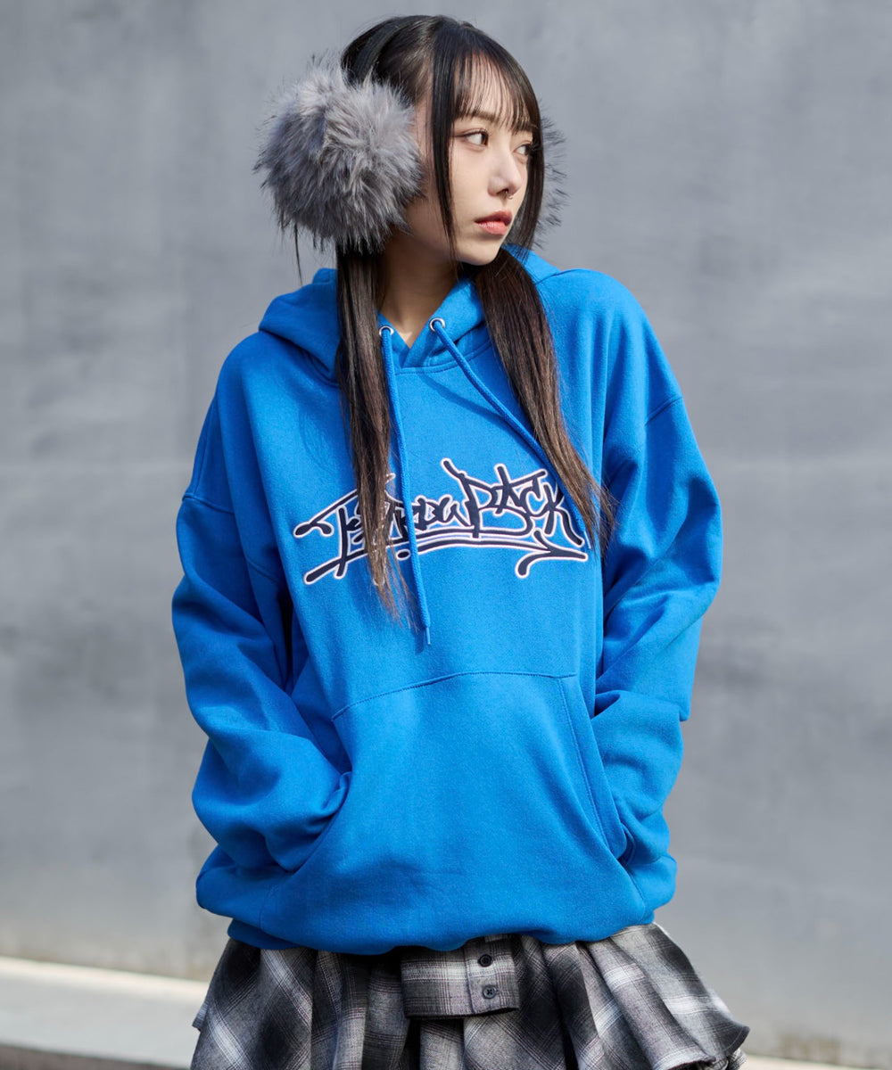 ブルー　モデル：159cm M着用