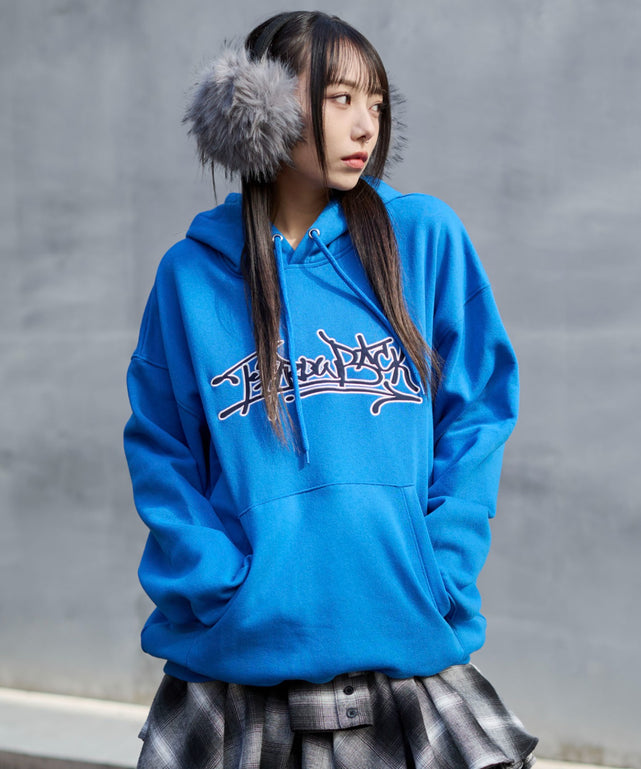 ブルー　モデル：159cm M着用