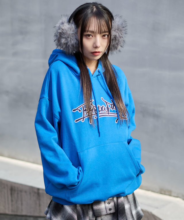 ブルー　モデル：159cm M着用