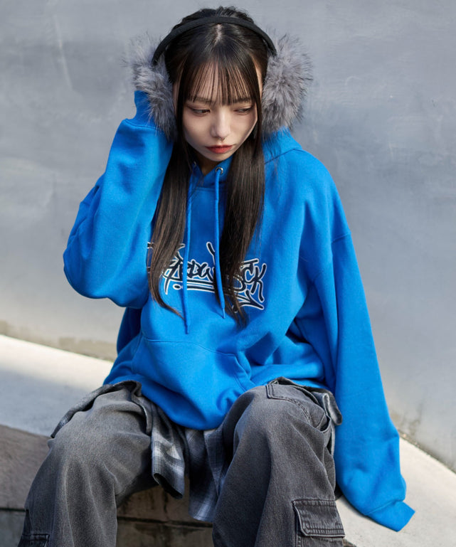 ブルー　モデル：159cm M着用