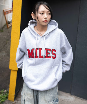 アッシュグレー　モデル：159cm M着用