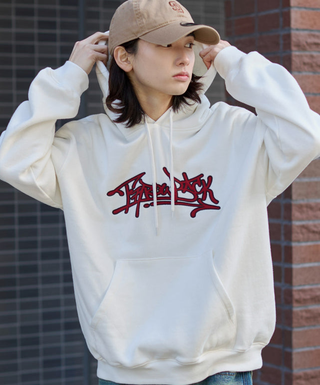 ホワイト モデル：175cm L着用