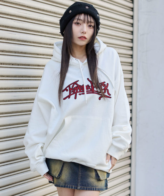 ホワイト　モデル：159cm M着用