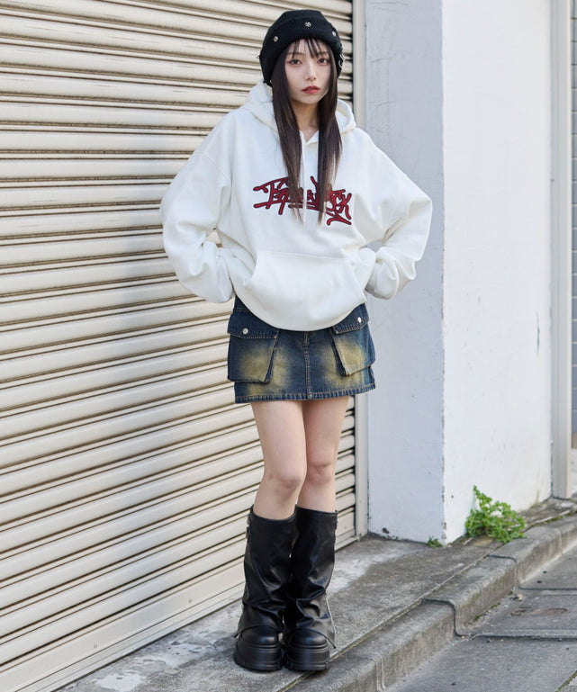 ホワイト　モデル：159cm M着用