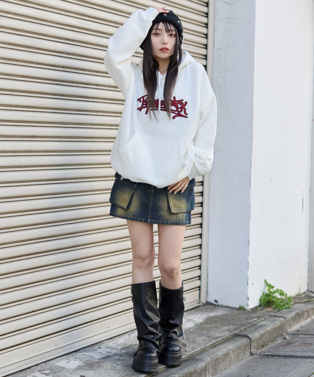 ホワイト　モデル：159cm M着用