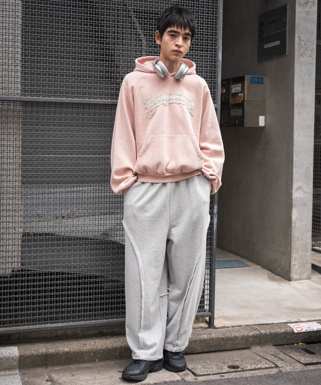 ピンク モデル：180cm L着用