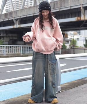 ピンク　モデル：161cm L着用