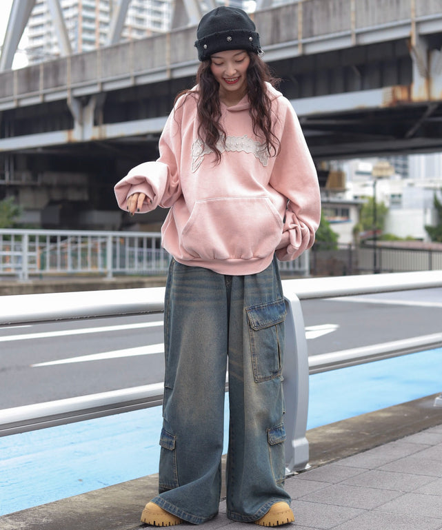 ピンク　モデル：161cm L着用