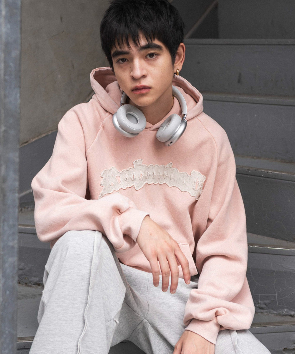 ピンク モデル：180cm L着用