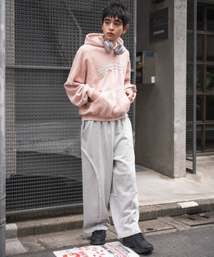 ピンク モデル：180cm L着用