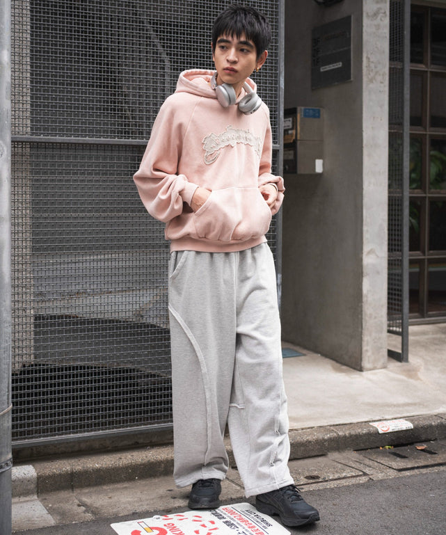 ピンク モデル：180cm L着用