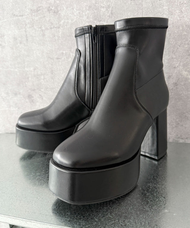 ブラック（PU）