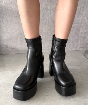 ブラック（PU）