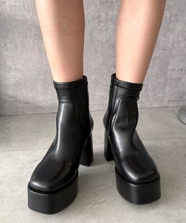 ブラック（PU）