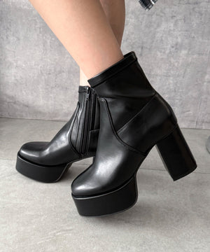 ブラック（PU）