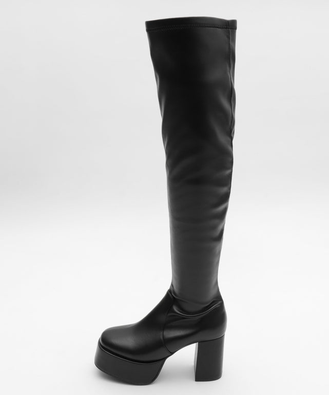 ニーハイブーツ