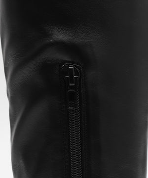 ニーハイブーツ