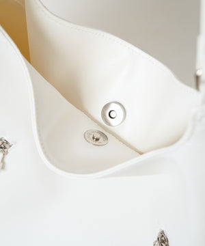 トライアングルトート