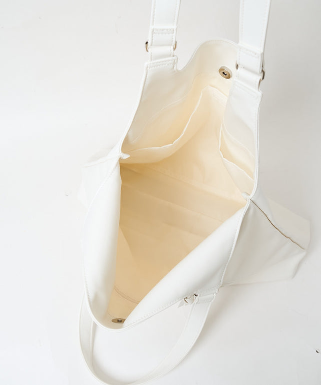 トライアングルトート