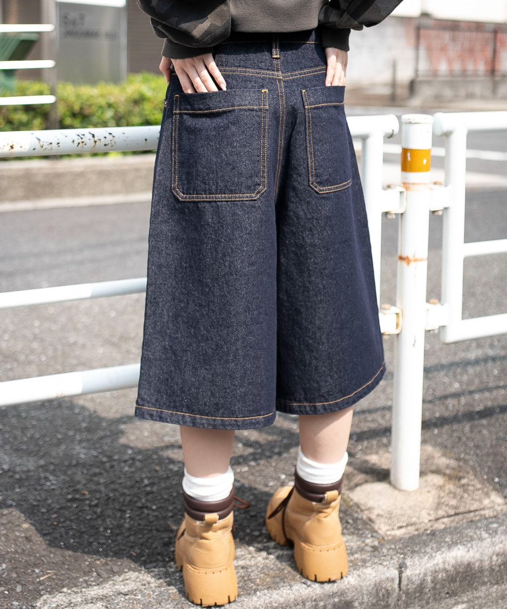 デニムインディゴ　モデル：159cm M着用