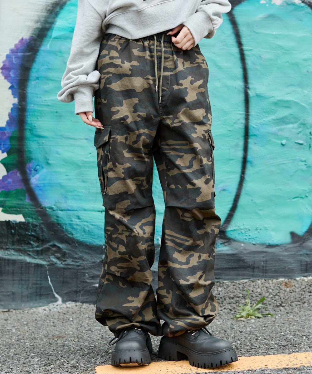 柄１　モデル：159cm M着用