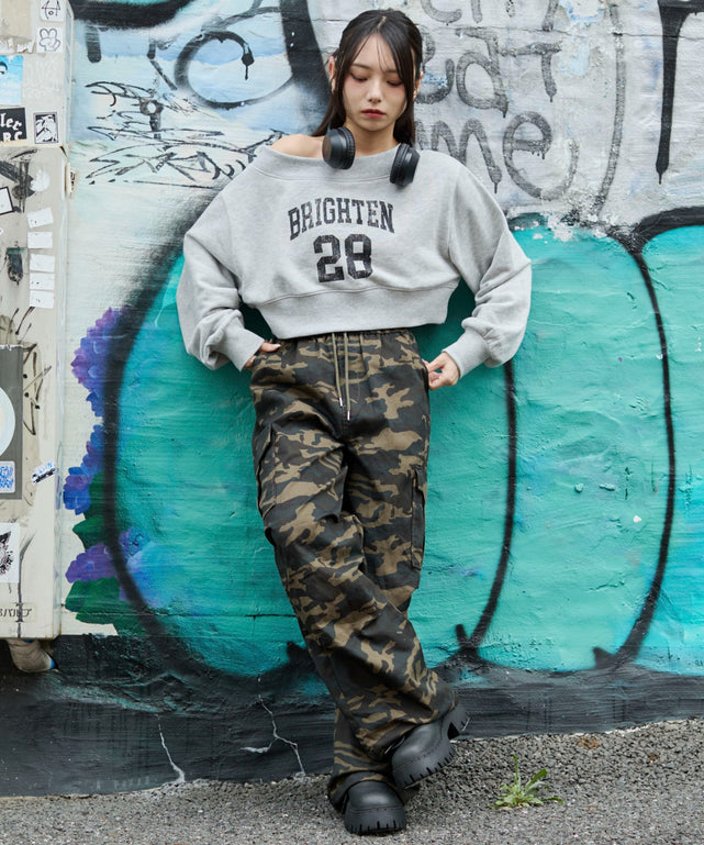 柄１　モデル：159cm M着用