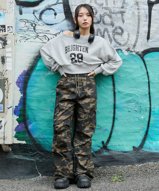 柄１　モデル：159cm M着用