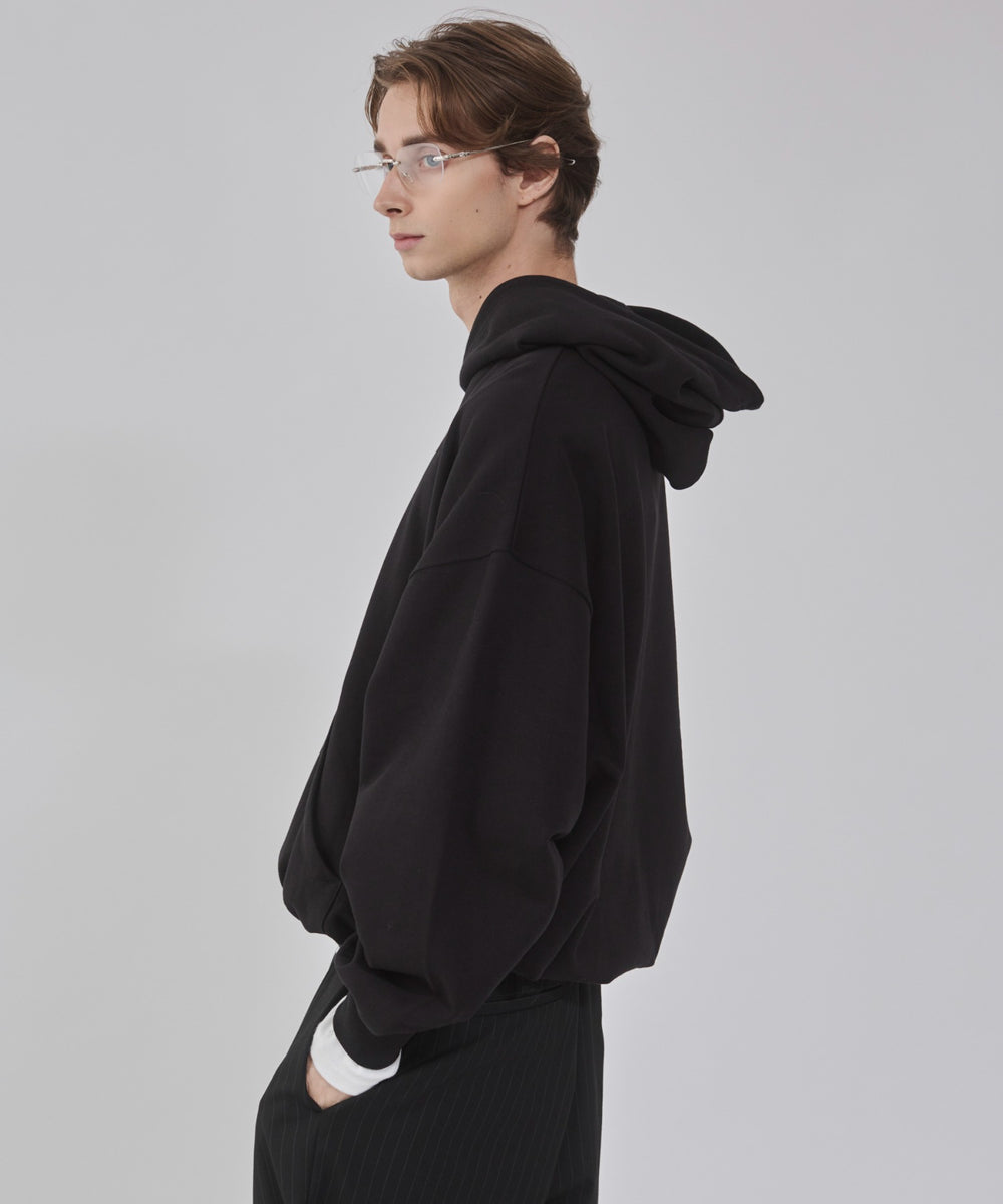 ブラック モデル：178cm L着用