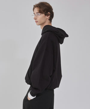 ブラック モデル：178cm L着用