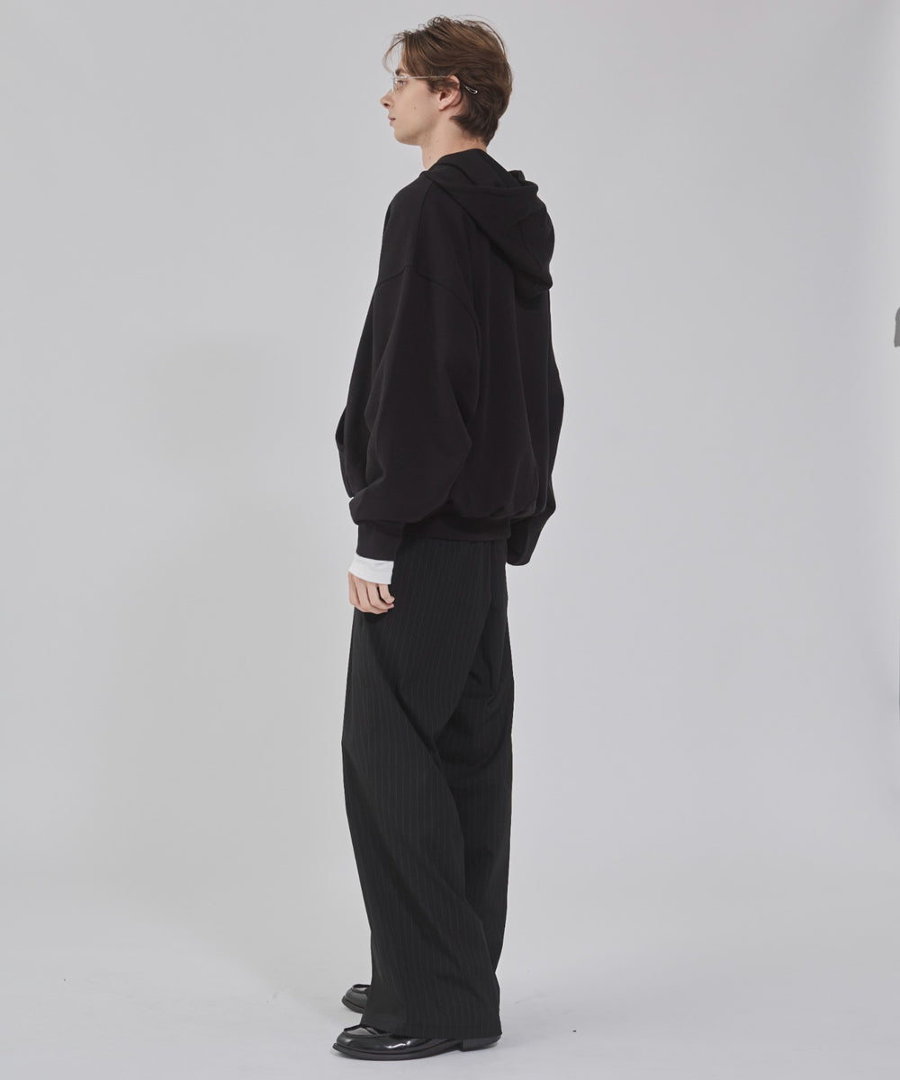 ブラック モデル：178cm L着用