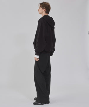 ブラック モデル：178cm L着用