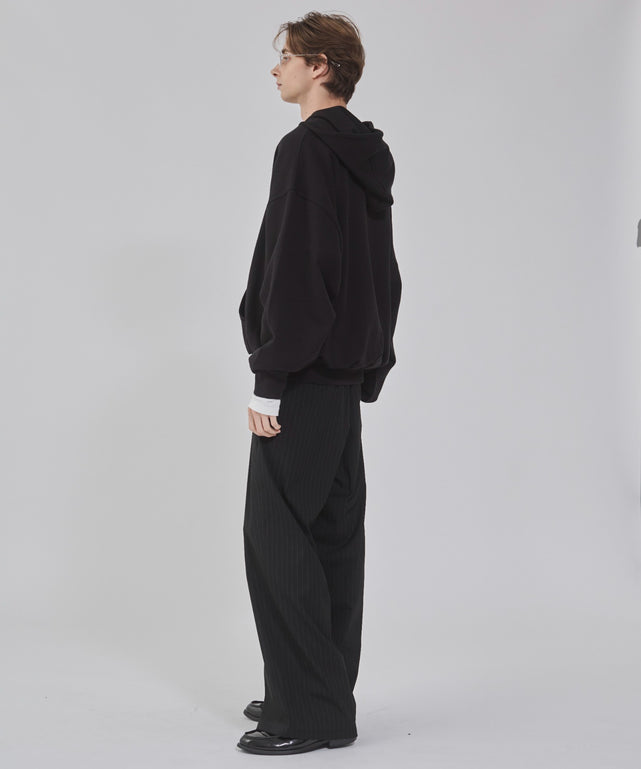 ブラック モデル：178cm L着用