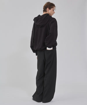 ブラック モデル：178cm L着用