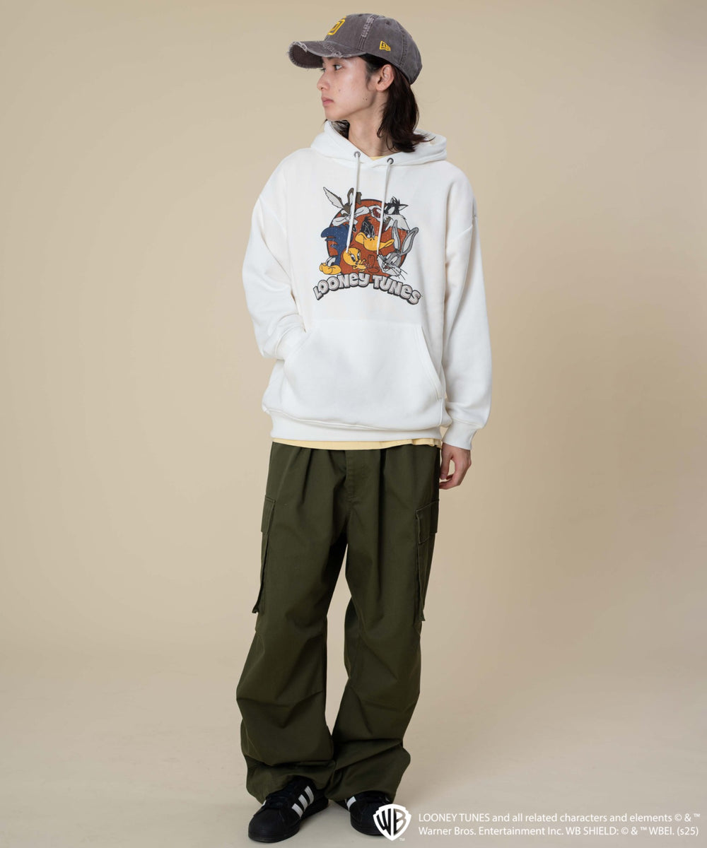 ホワイト モデル：176cm L着用